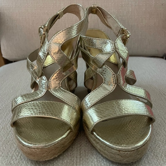 Michael Kors Gold Wedge Heel - Picture 1 of 4
